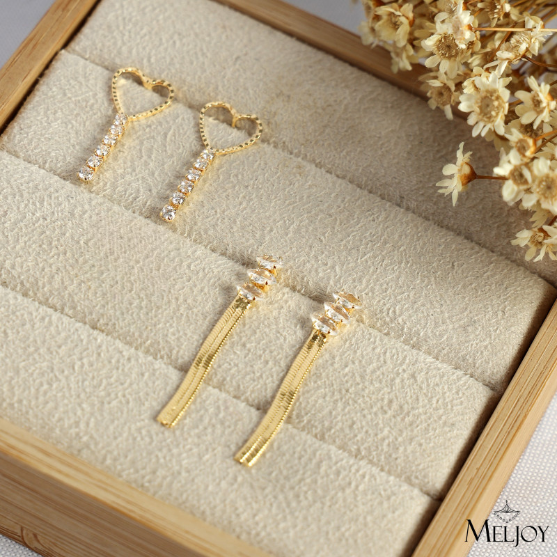 BRINCO CORAÇÃO COM ZIRCÕNIAS PENDURADAS