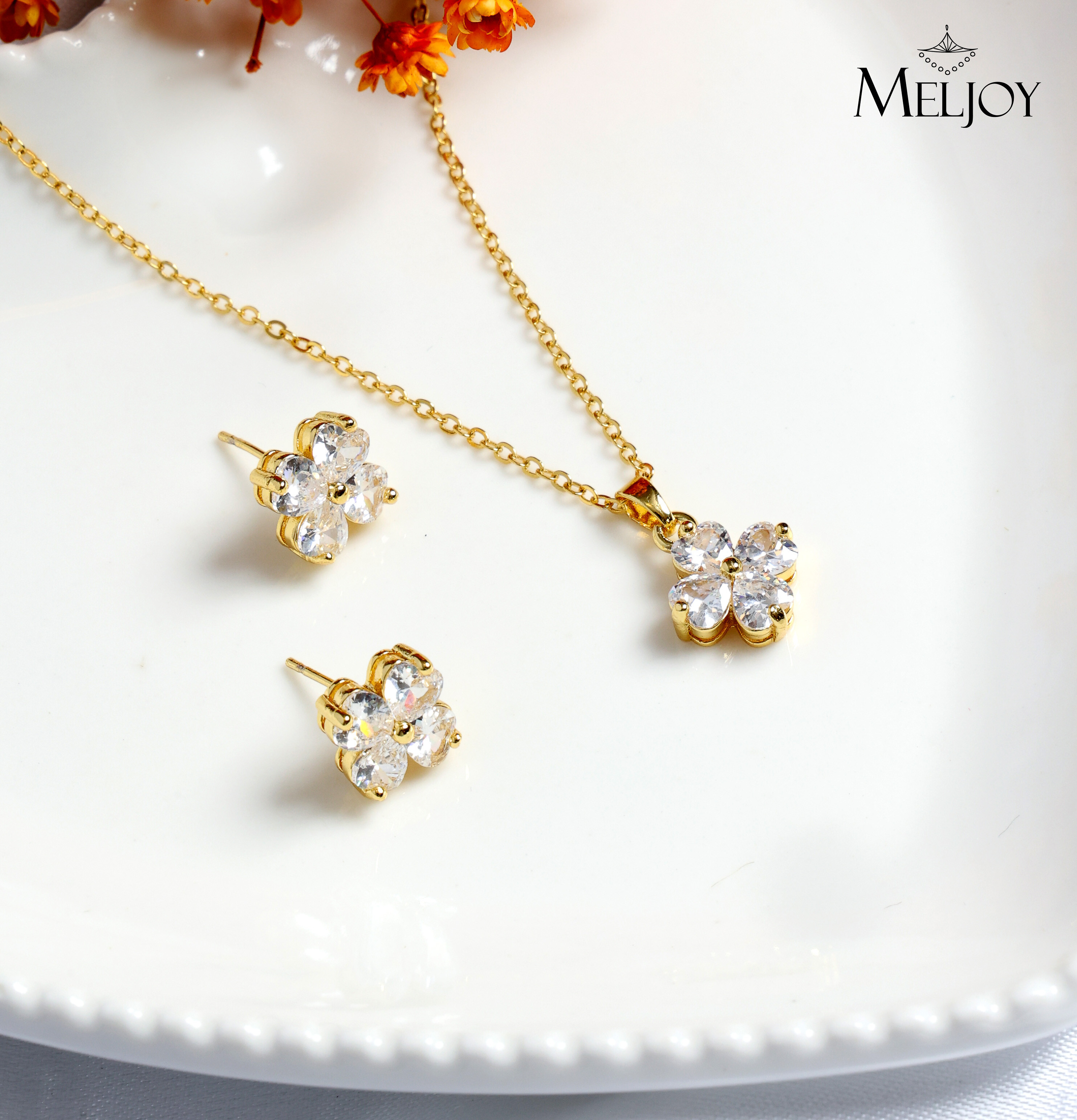 CONJUNTO TREVO DE ZIRôNIA 
