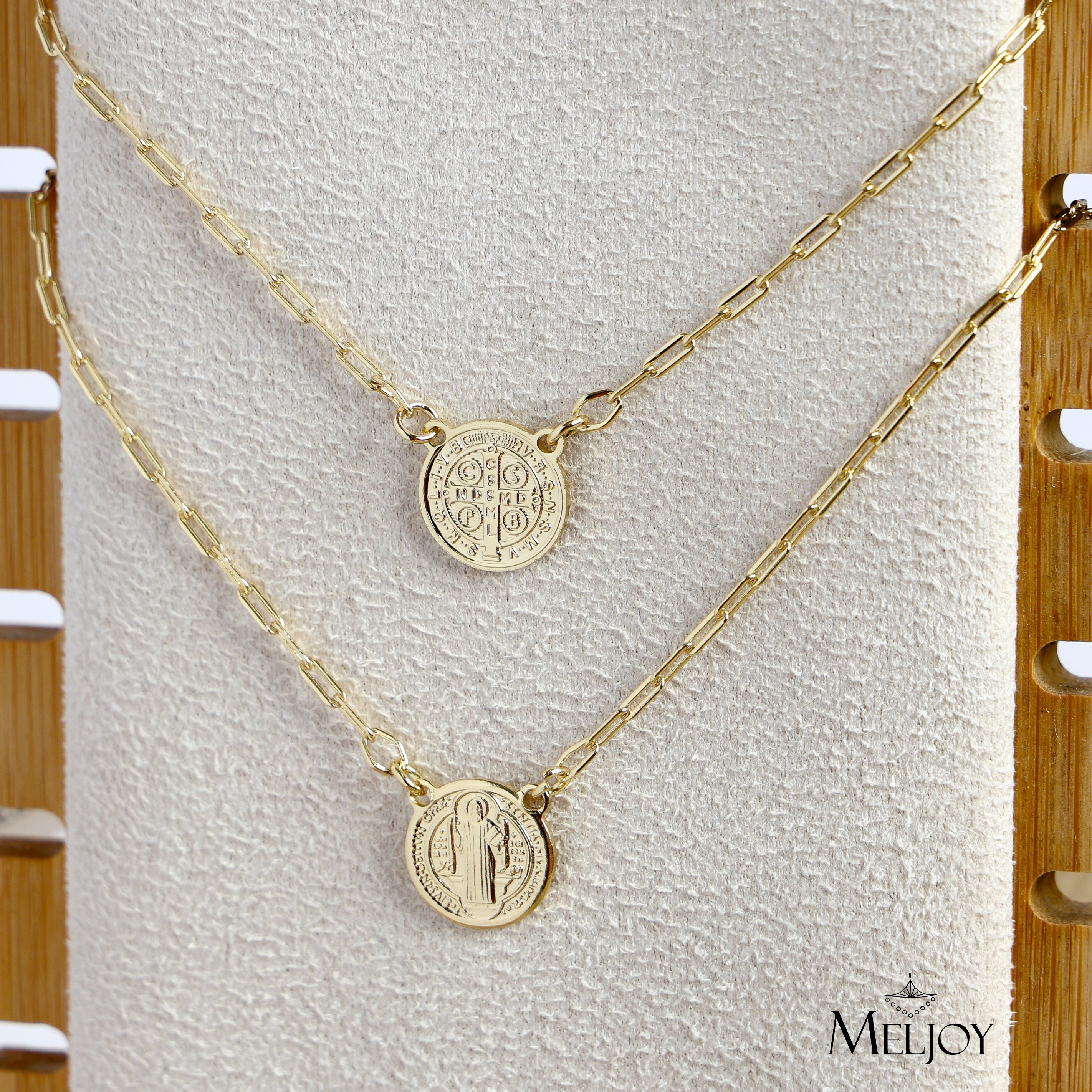 ESCAPULÁRIO DE SÃO BENTO